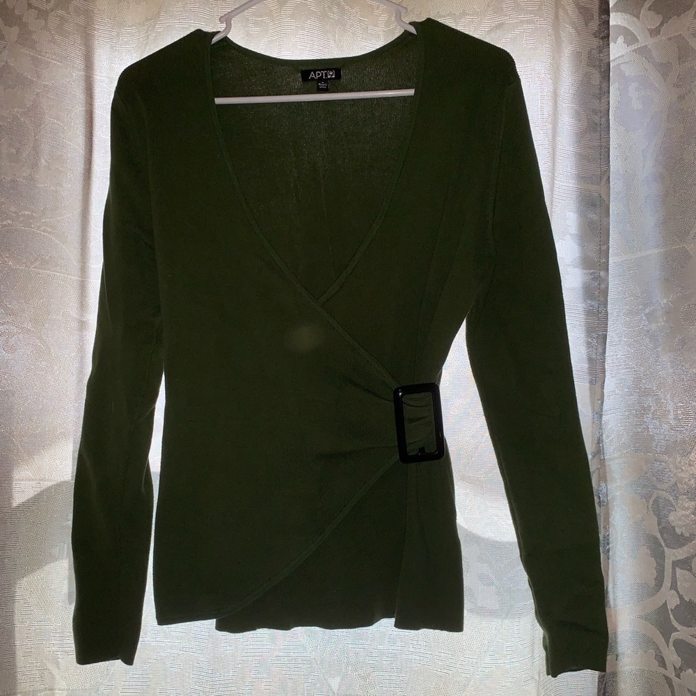Army green long sleeve v-neck top